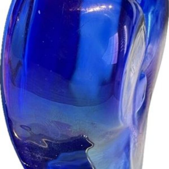 Paperweight Glass Heart shaped 2 1/2 inch x 2 1/ 4 x 1 inch thick - Picture 4 of 5